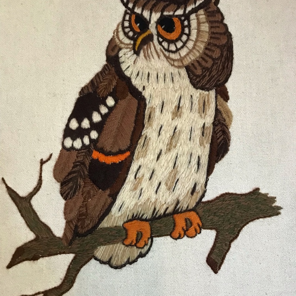 Owl embroidered wall art - Picture 2 of 3
